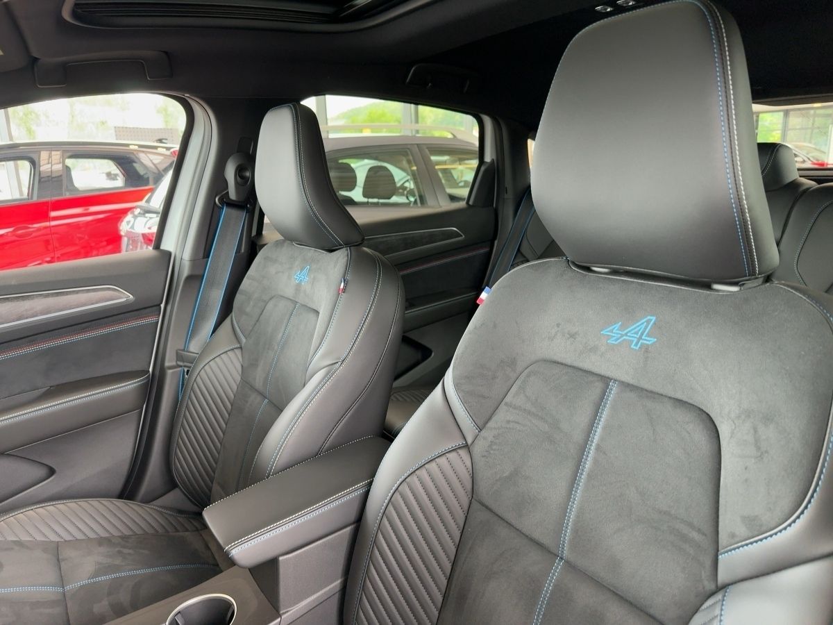 Renault Arkana Esprit Alpine 1.6 E-Tech - Samsaru's Car Outlet
