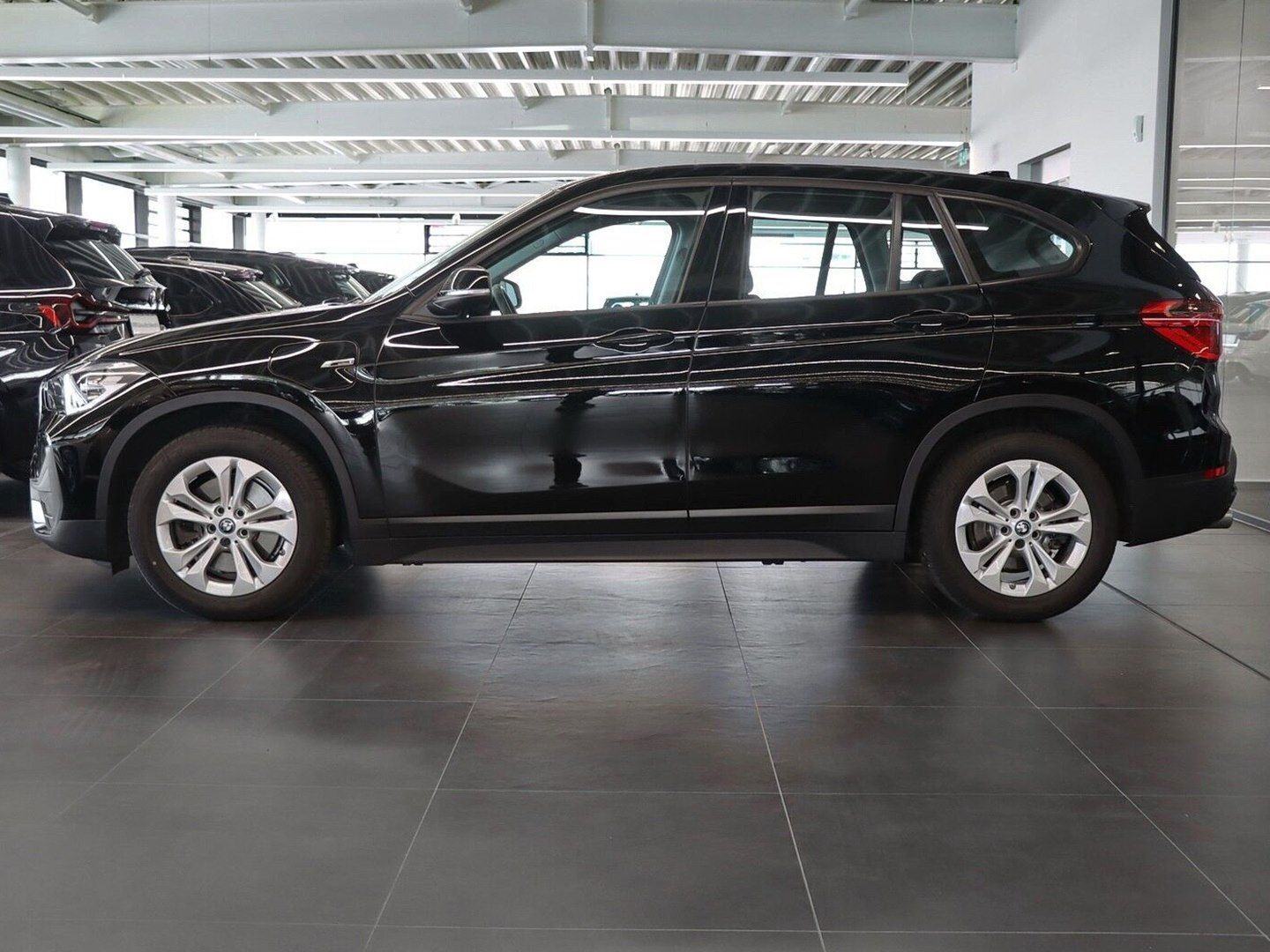 BMW X1 xDrive25e Advantage - Samsaru's Car Outlet