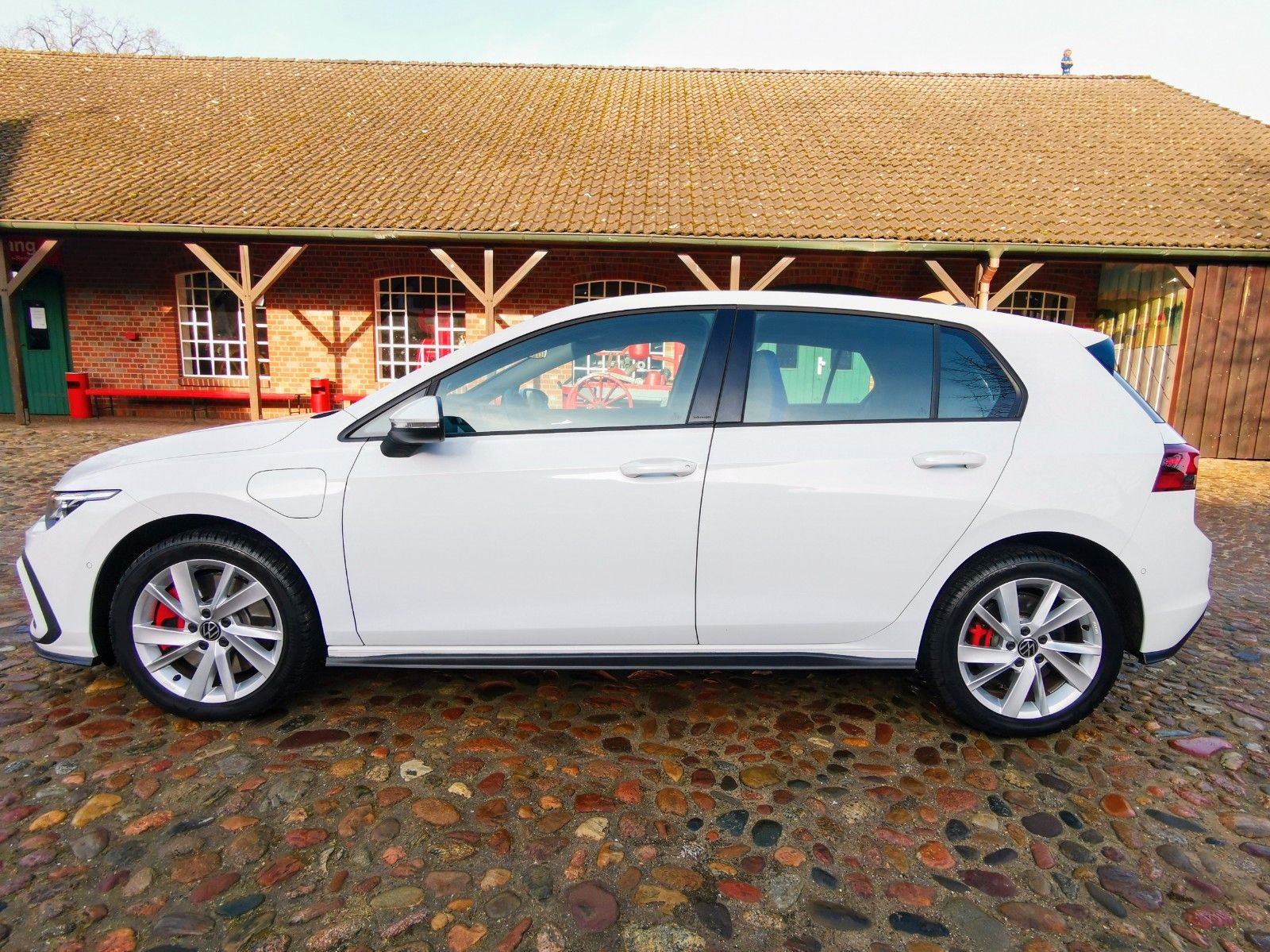 Volkswagen Golf VIII GTE Hybrid - Samsaru's Car Outlet