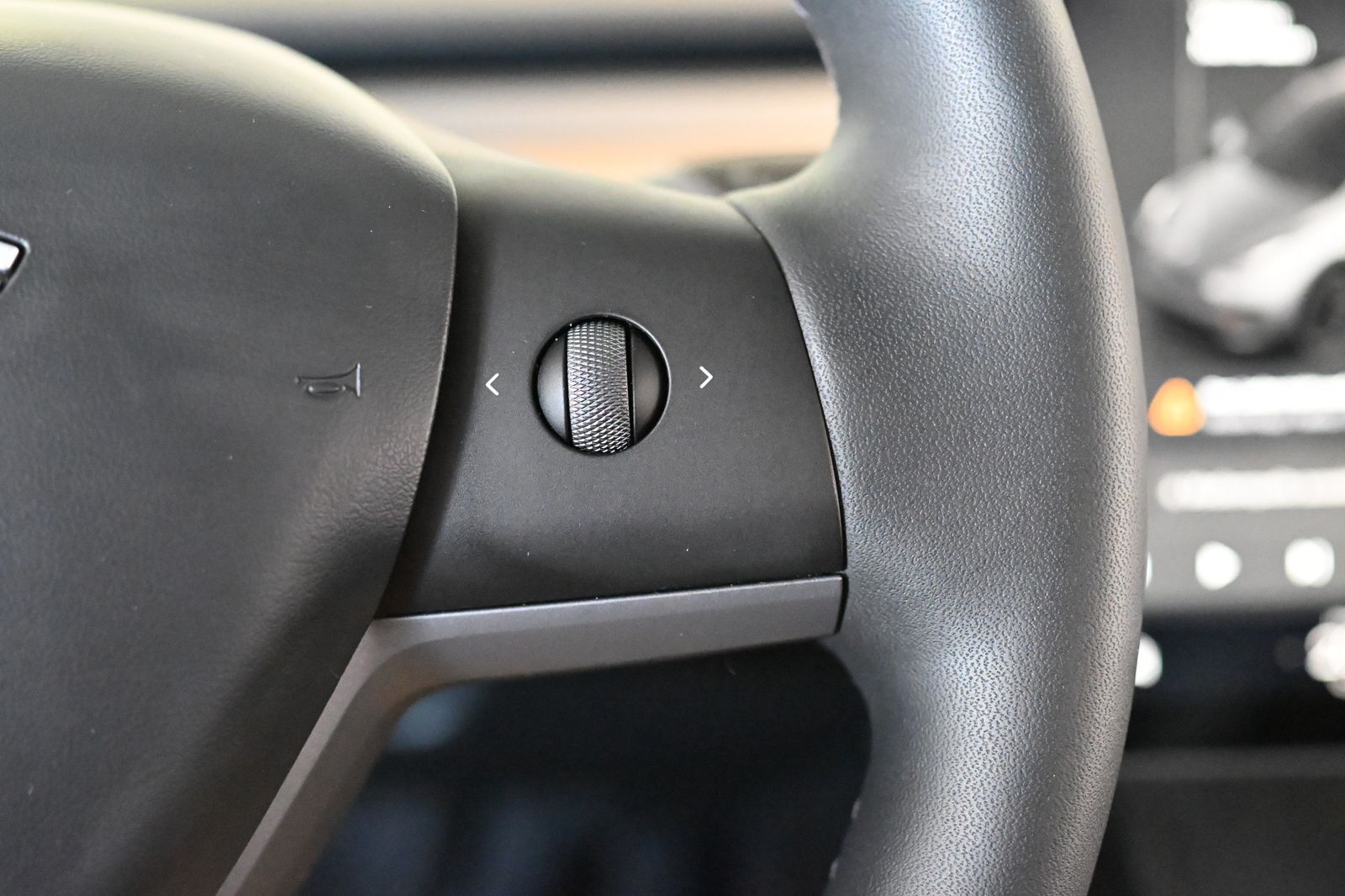 Tesla Model Y Long Range Dual AWD Pano ACC 20"