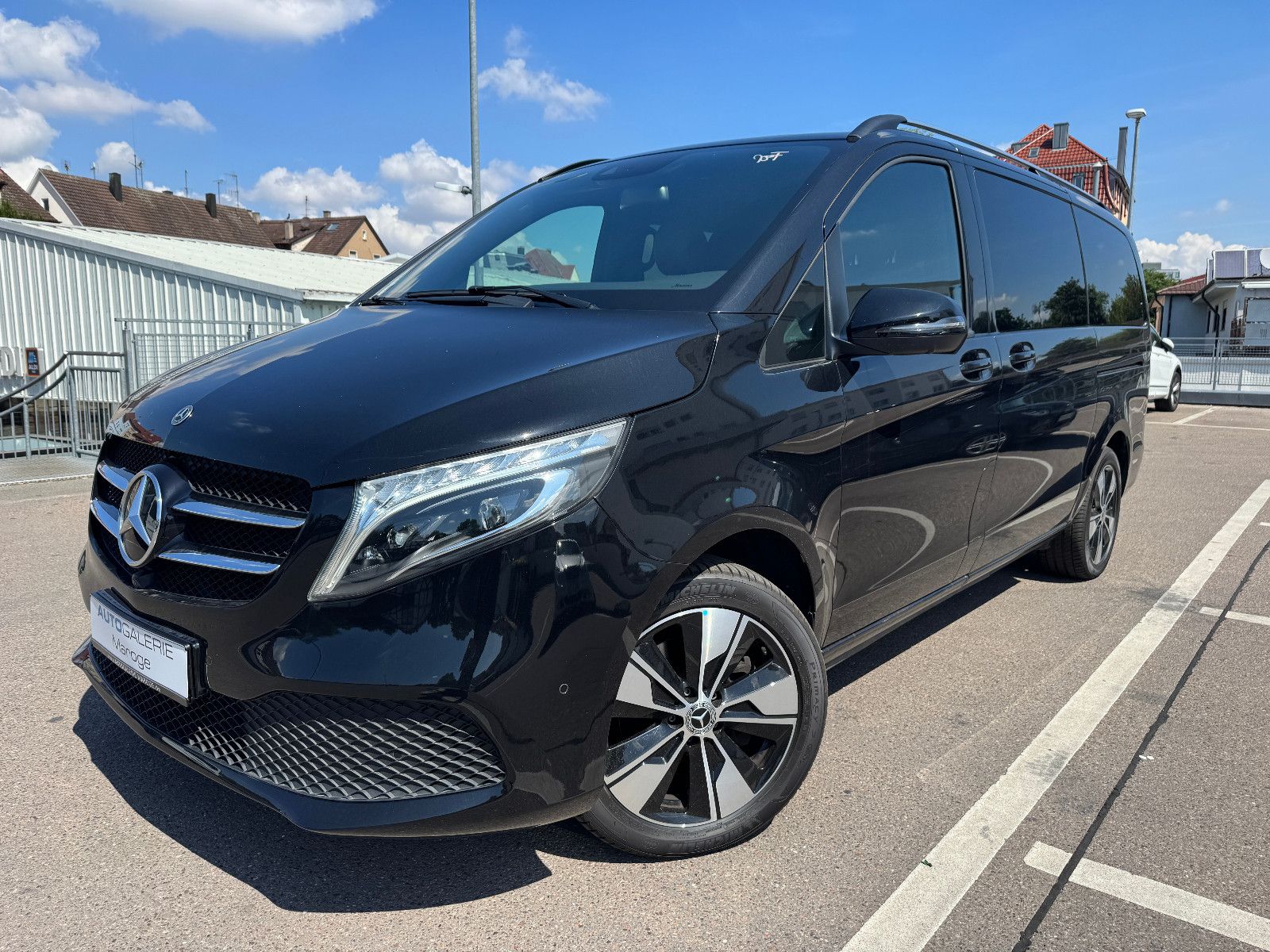 Mercedes-Benz V 220 d lang 4M - Samsaru's Car Outlet