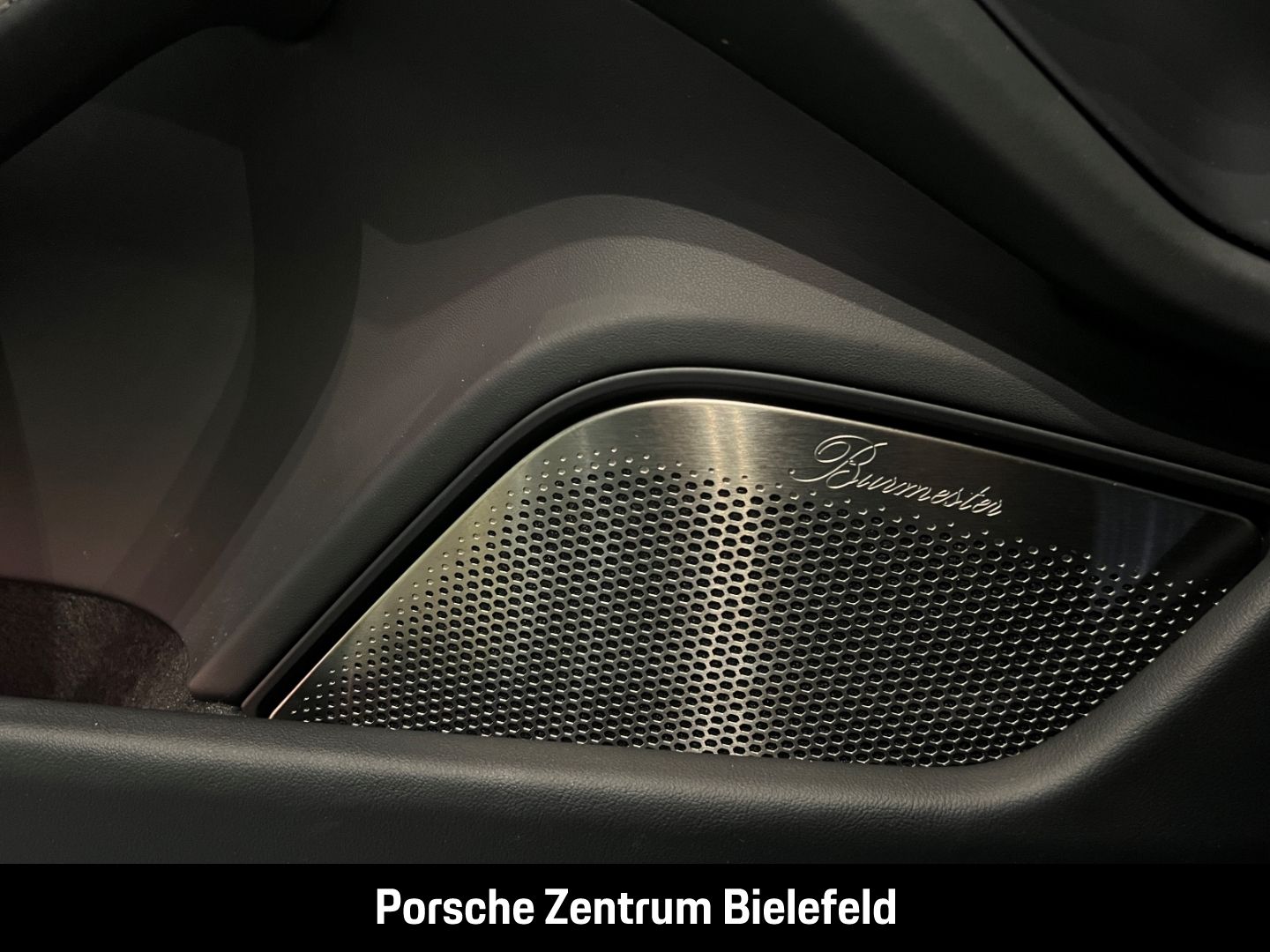 Porsche Taycan Turbo S Cross Turismo Burmester LED