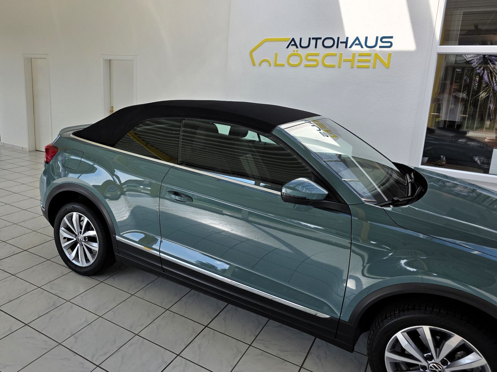 Volkswagen T-Roc Style - Samsaru's Car Outlet
