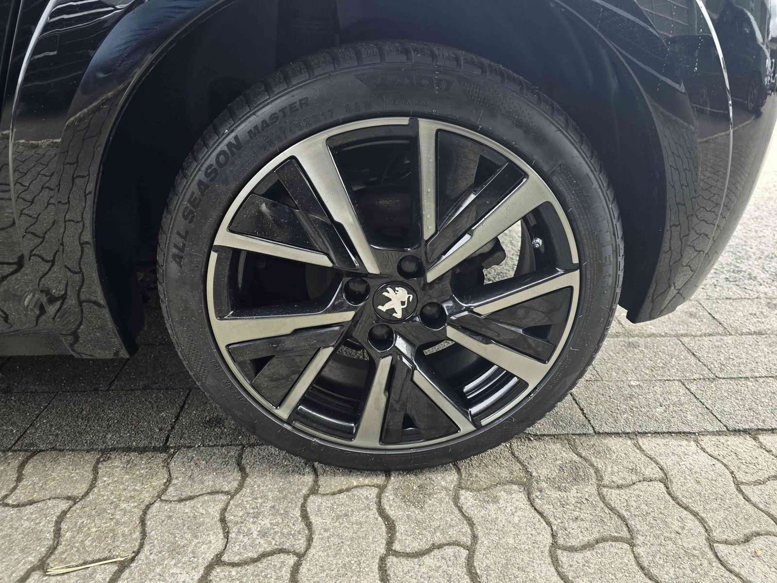Peugeot 208 GT - Samsaru's Car Outlet