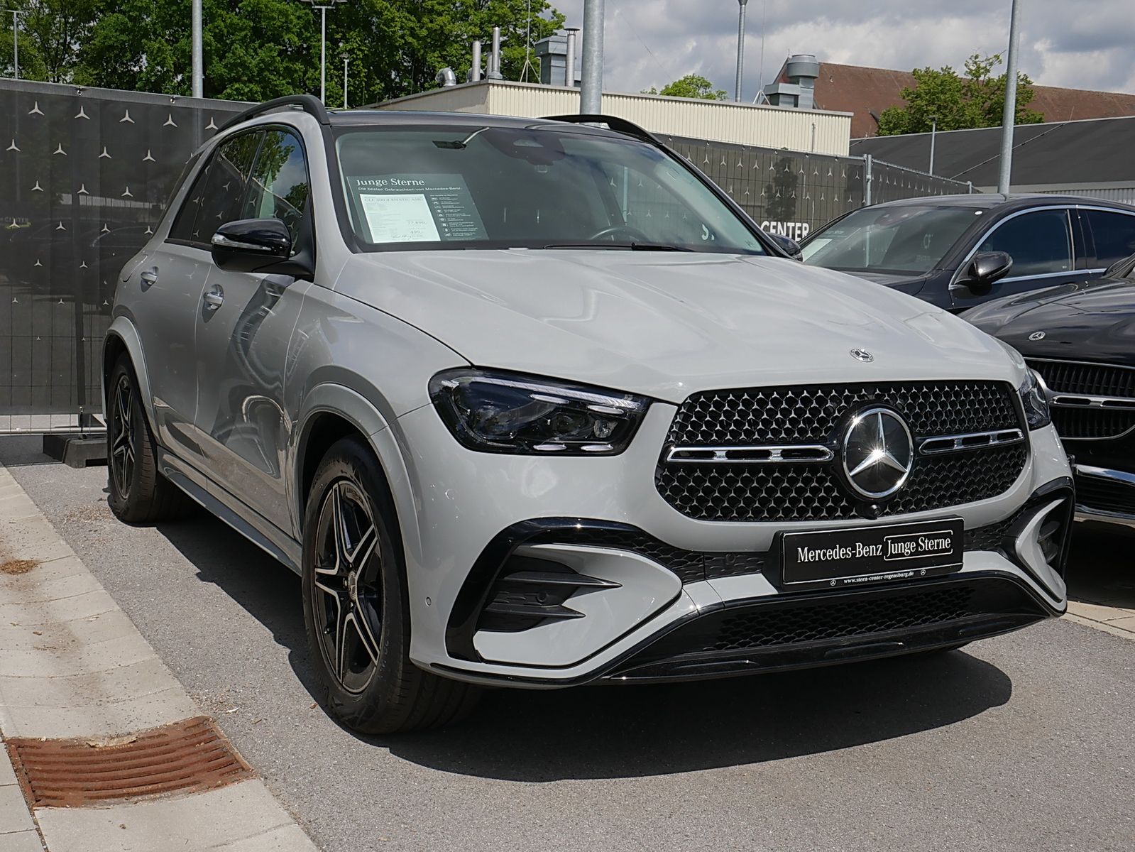 Mercedes-Benz GLE 300 d 4M+AMG+MultiBeam LED+Night+AHK+PANO+++