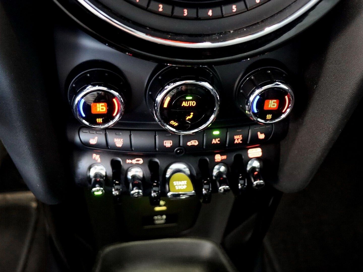 MINI Cooper SE - Samsaru's Car Outlet