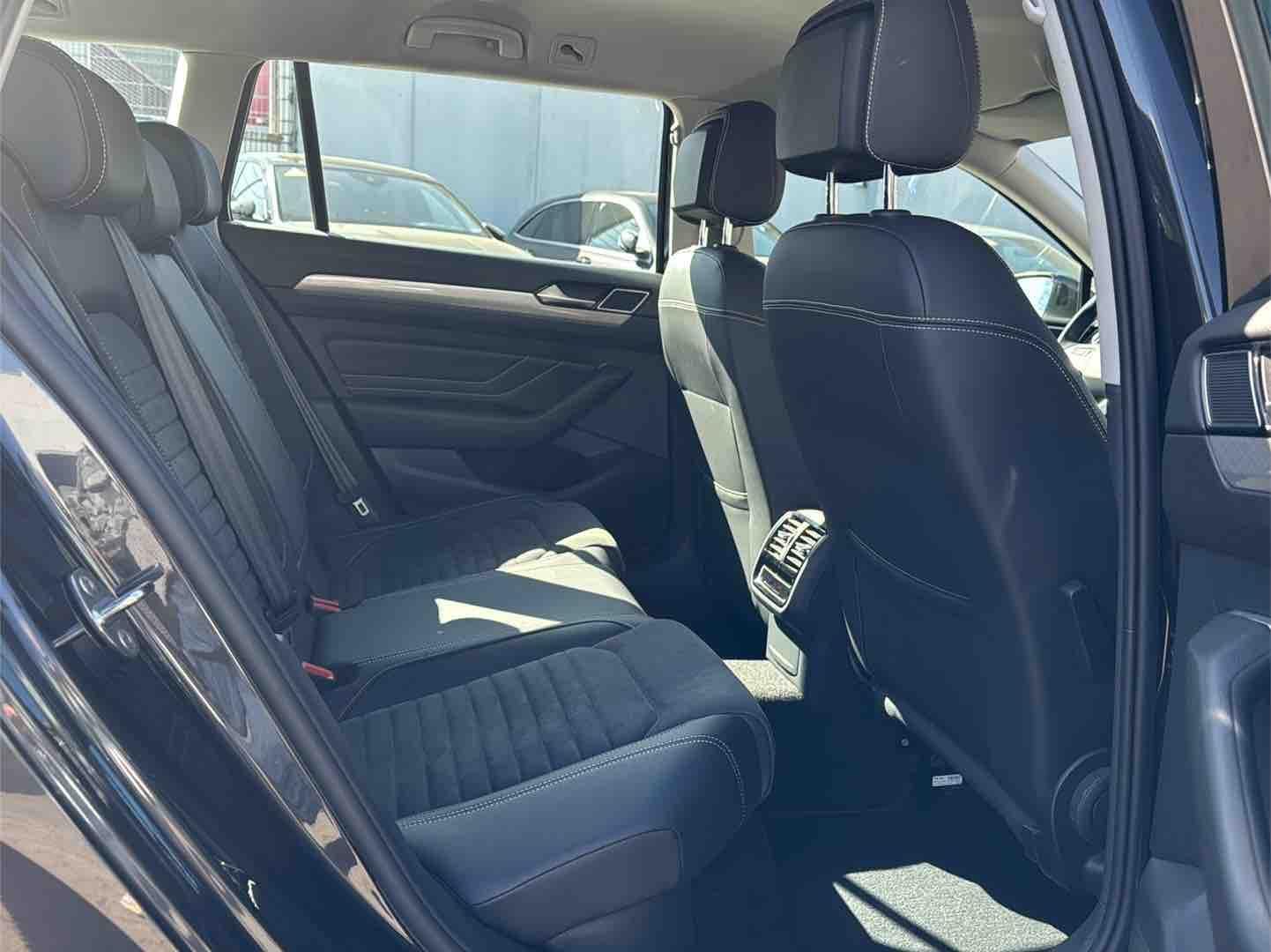Volkswagen Passat Variant GTE - Samsaru's Car Outlet