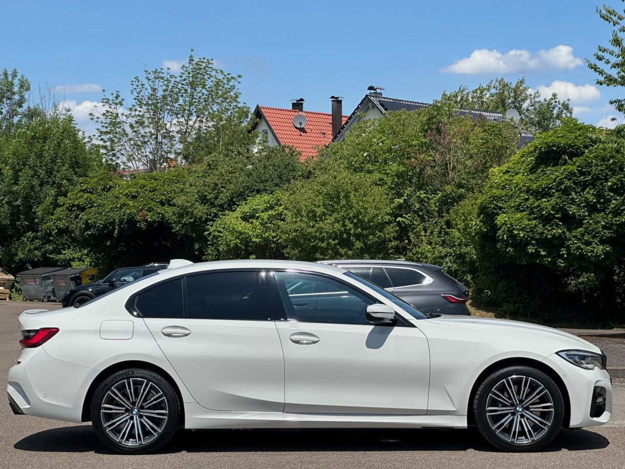 BMW 330e M Sport - Samsaru's Car Outlet