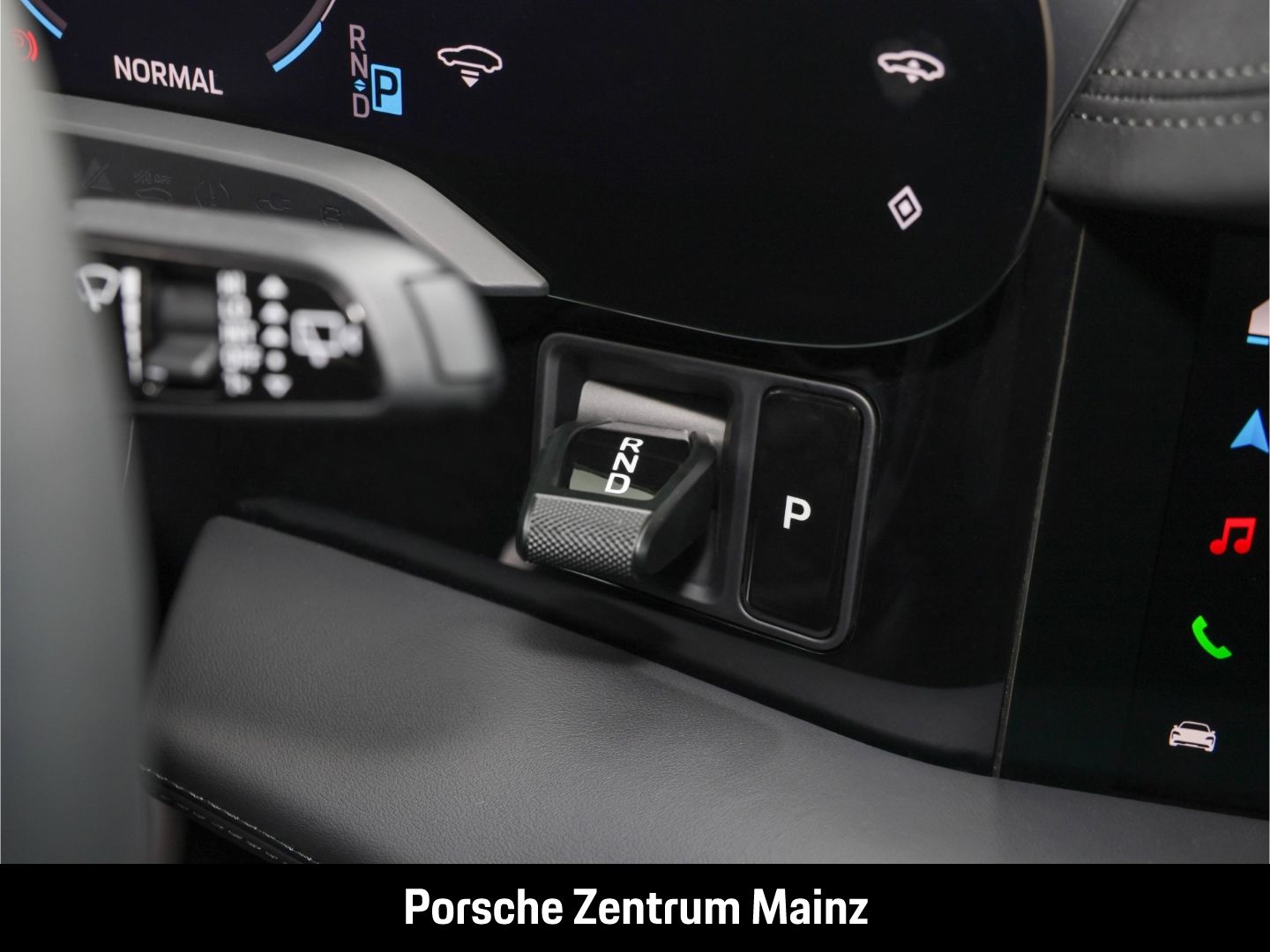 Porsche Taycan Sport Turismo UPE:154.000€,Beifahrerdispl