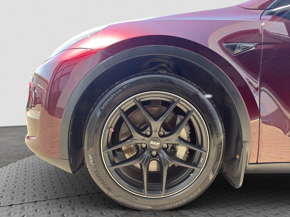 Tesla Model Y LONG RANGE+AHK+AWD+SPURWECHSEL+PANO