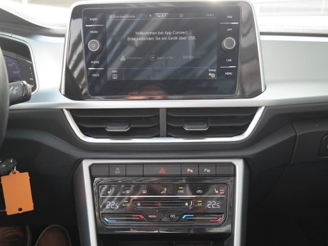 Volkswagen T-Roc 1.0 TSI Style - Samsaru's Car Outlet