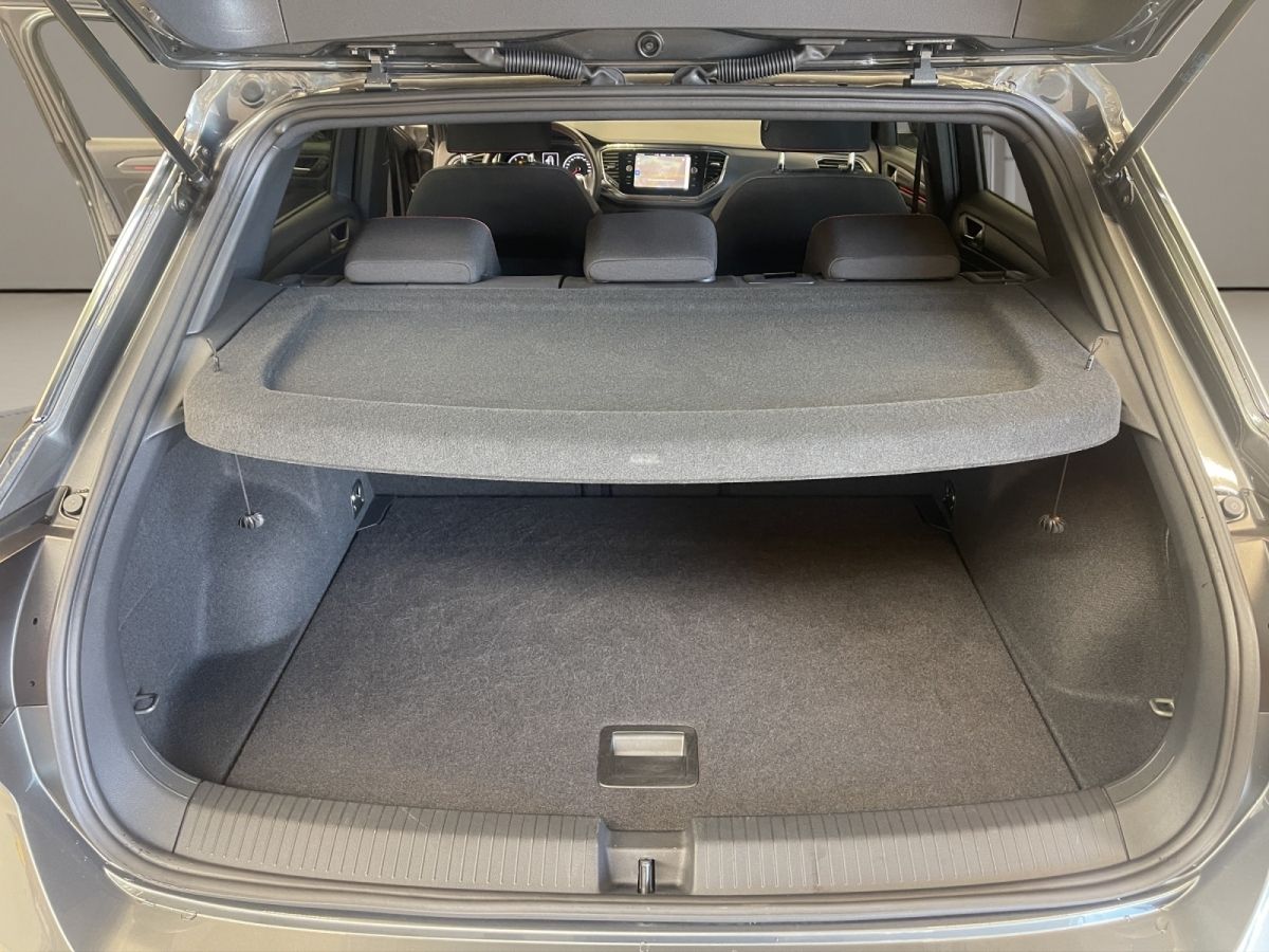 Volkswagen T-Roc 1.5 TSI Sport - Samsaru's Car Outlet