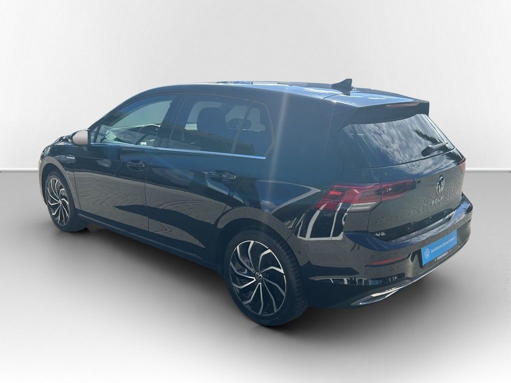 Volkswagen Golf VIII 1.5 eTSI DSG Style - Samsaru's Car Outlet