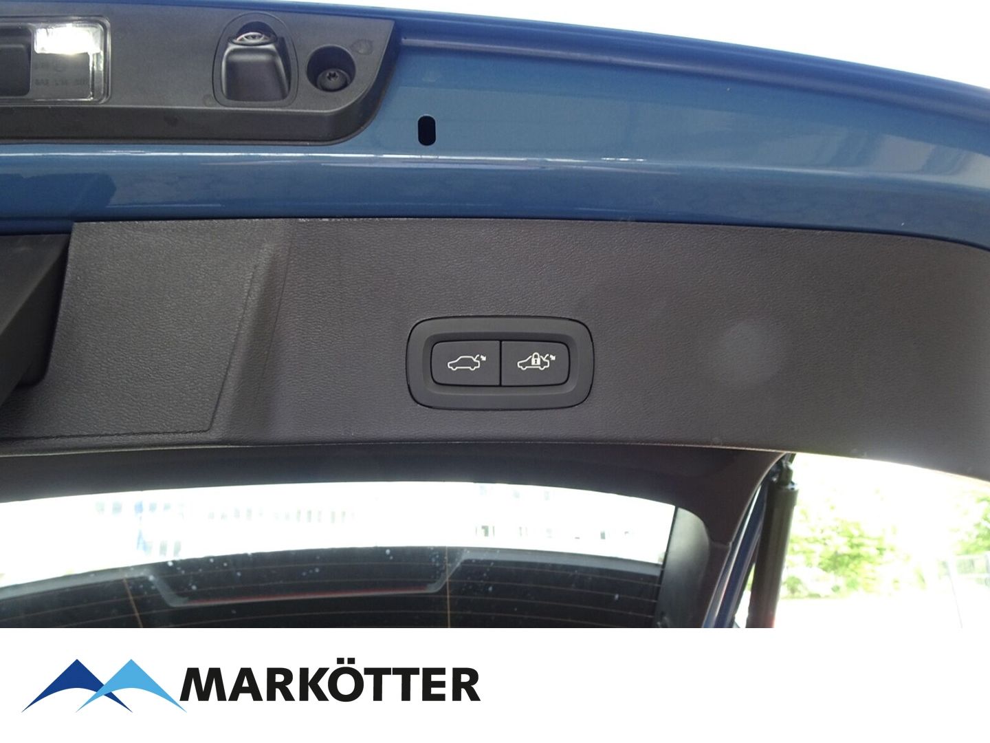 Volvo XC40 B3 Plus Dark - Samsaru's Car Outlet