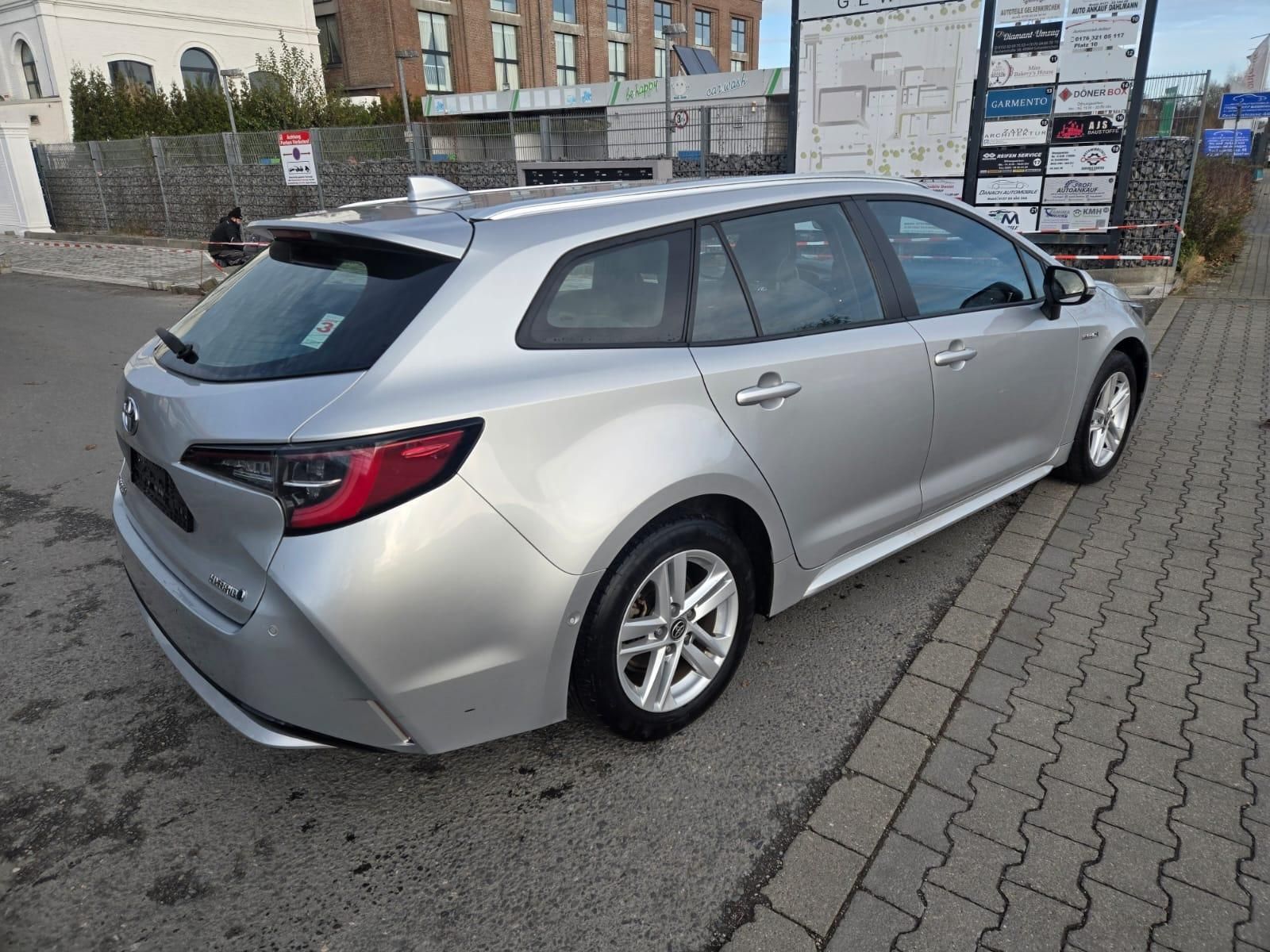 Toyota Corolla 1.8 Hydrid 1.Hand/Kamera/SHZ/NAVI/PDC...