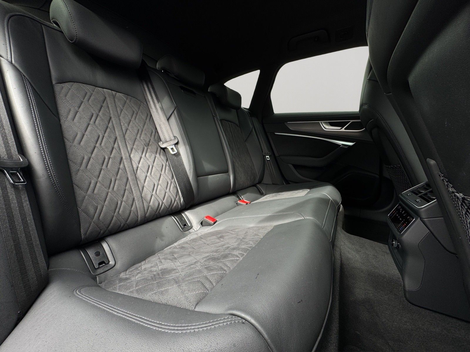 Audi RS 6 Avant 4.0 TFSI quattro LED/LEDER/HUD/AIR SU