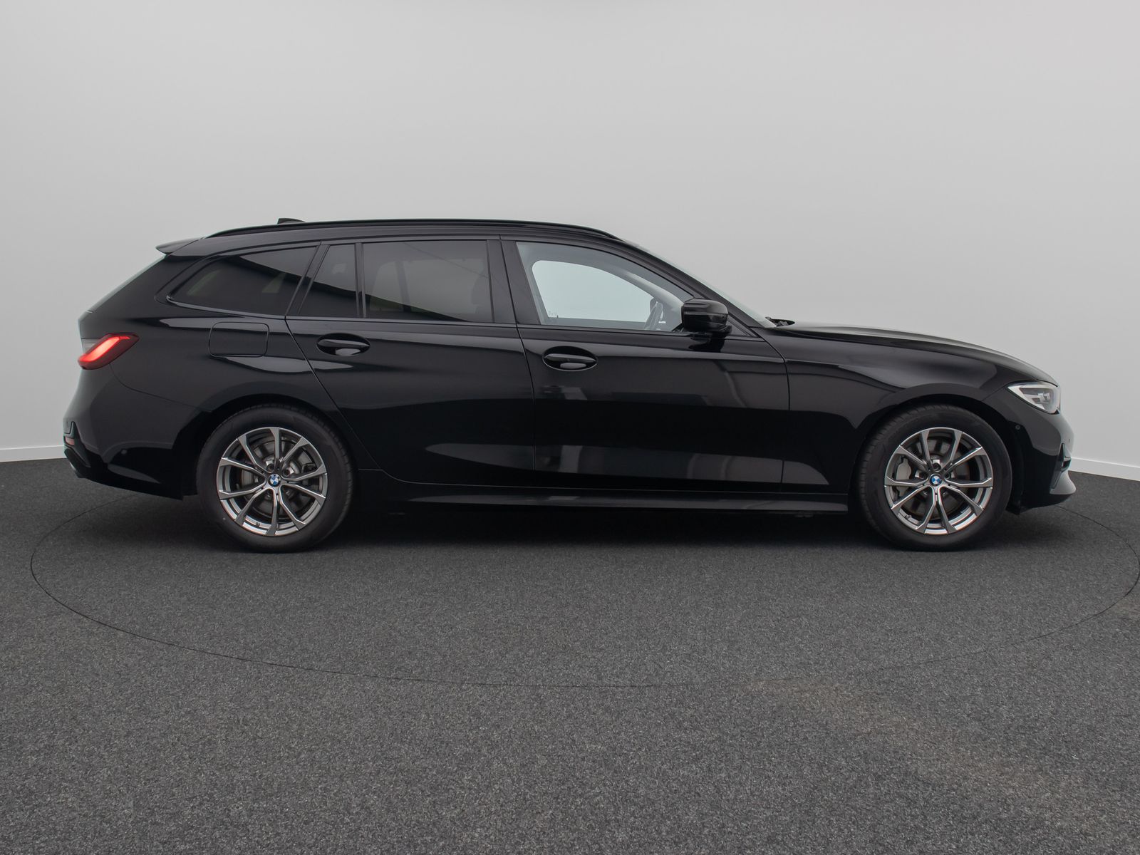 BMW 330i Sport Line - Samsaru's Car Outlet