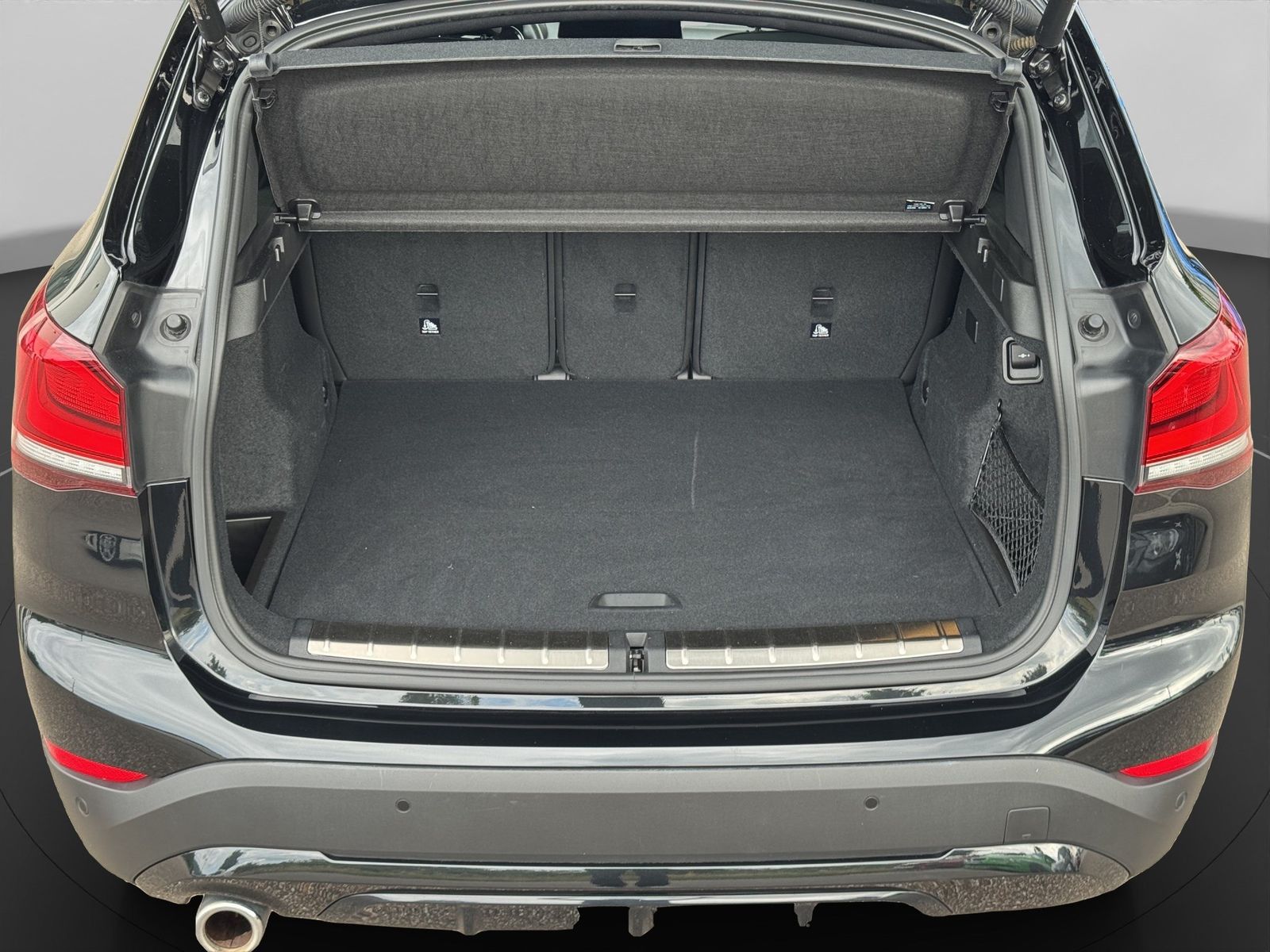 BMW X1 xDrive25e Sport Line - Samsaru's Car Outlet
