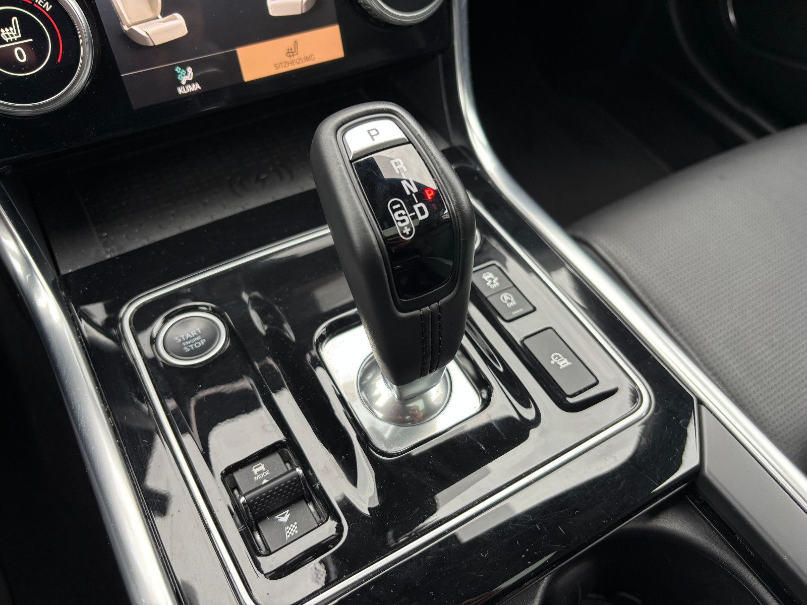 Jaguar XE R-Dynamic Black/360''KAM/PANO/EXCLUSIV/MERIDI