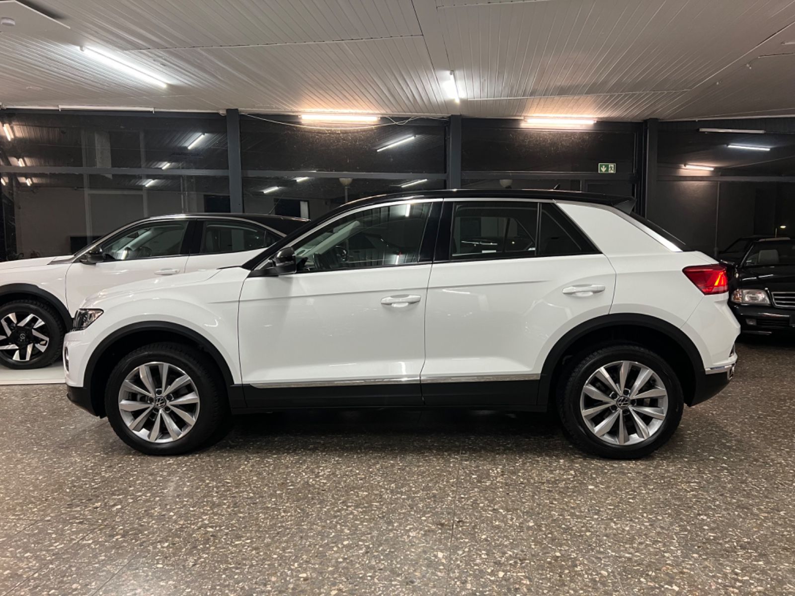Volkswagen T-Roc Style - Samsaru's Car Outlet