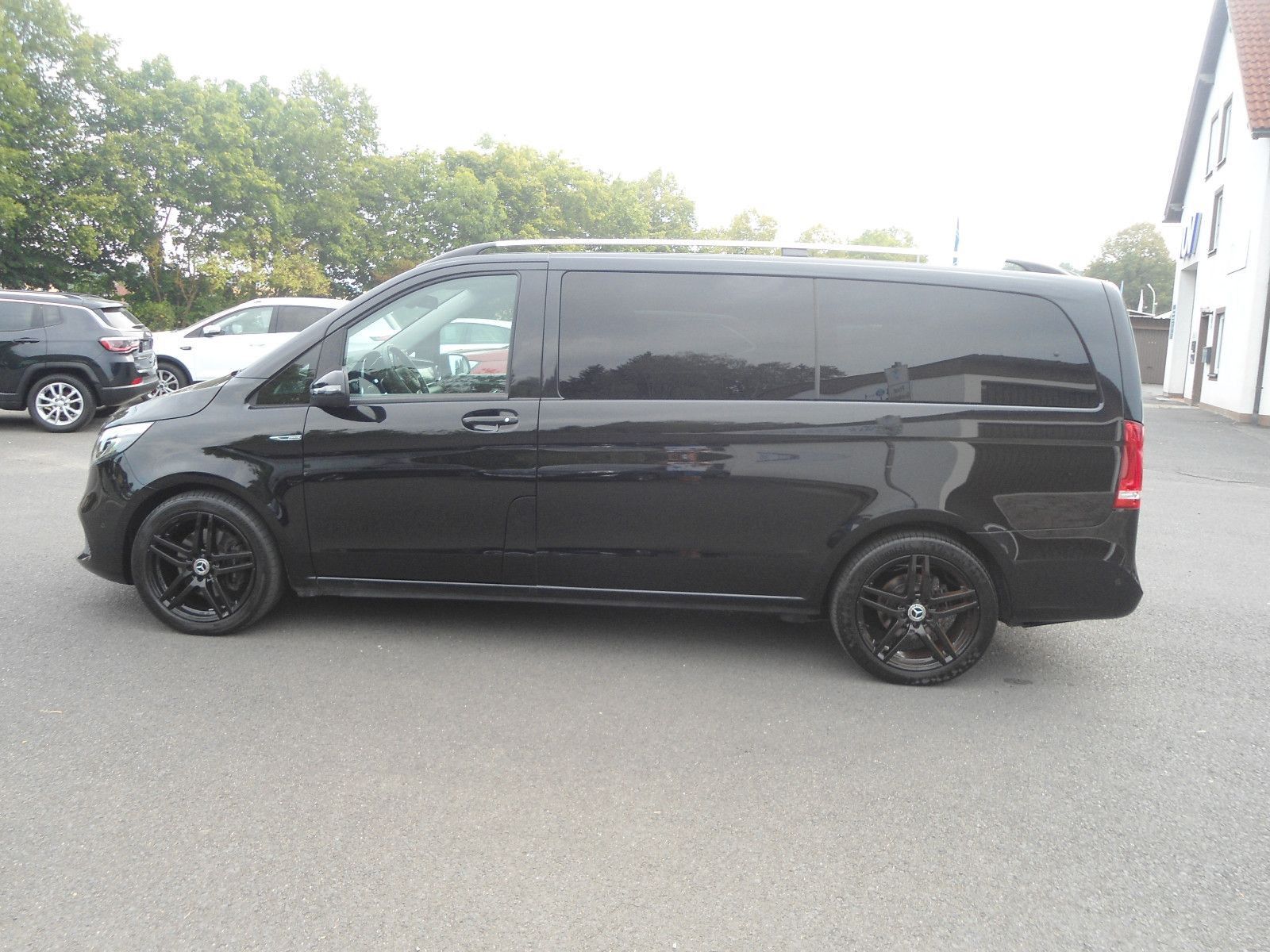 Mercedes-Benz V 300 d LANG Edition AMG - Samsaru's Car Outlet