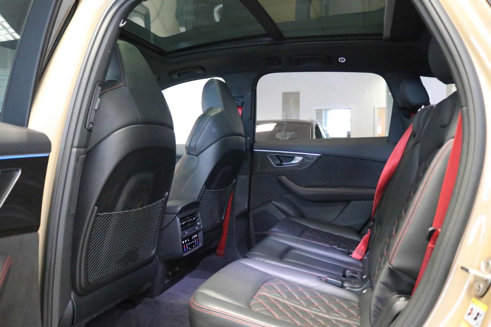 Audi Q7 S-Line competition plus Luft HUD Laser 7-Sitz