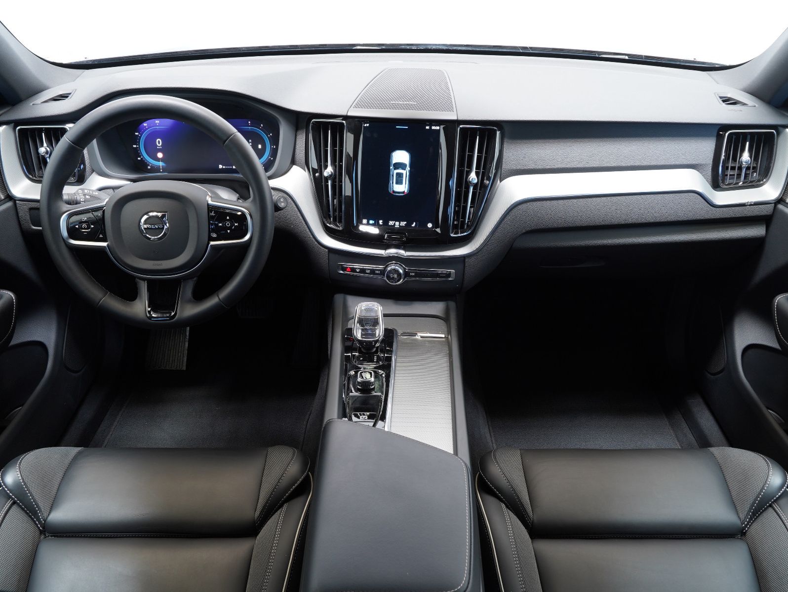 Volvo XC60 B4 D AWD Plus Dark - Samsaru's Car Outlet