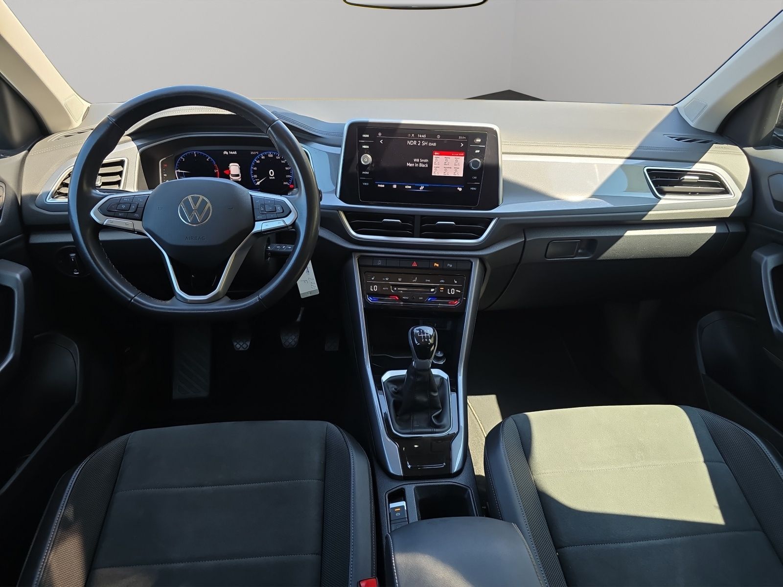 Volkswagen T-Roc 2.0 TDI Style - Samsaru's Car Outlet