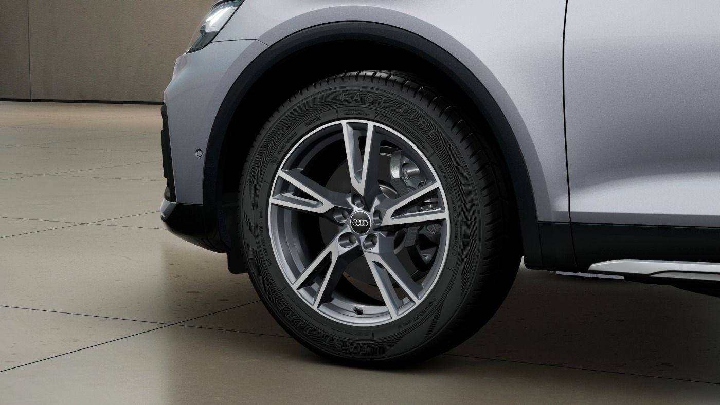 Audi Q5 SUV Advanced 45 TFSI quattro S tronic - Samsaru's Car Outlet