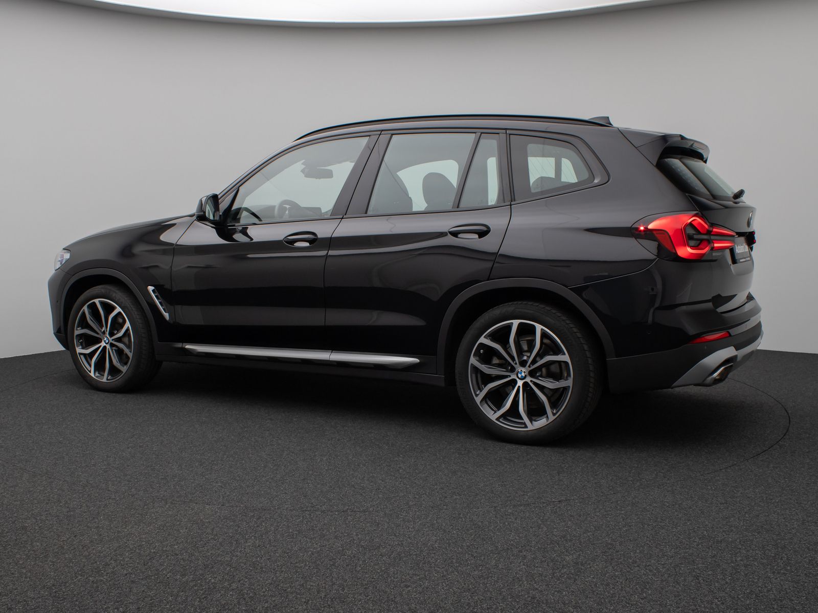 BMW X3 xD30d - Samsaru's Car Outlet