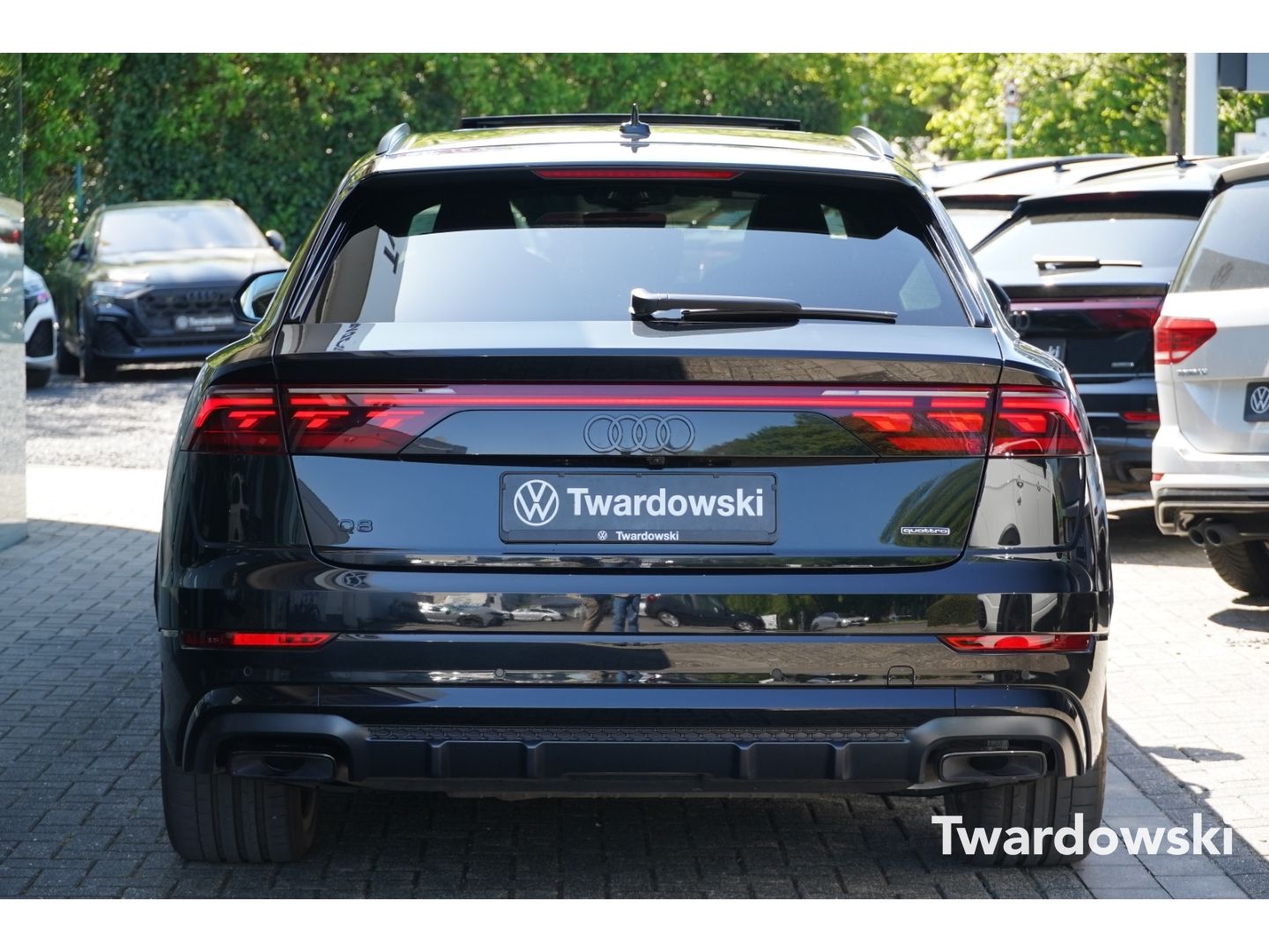 Audi Q8 50 TDI S line Pano HUD Matrix 23''B&O AHK 360