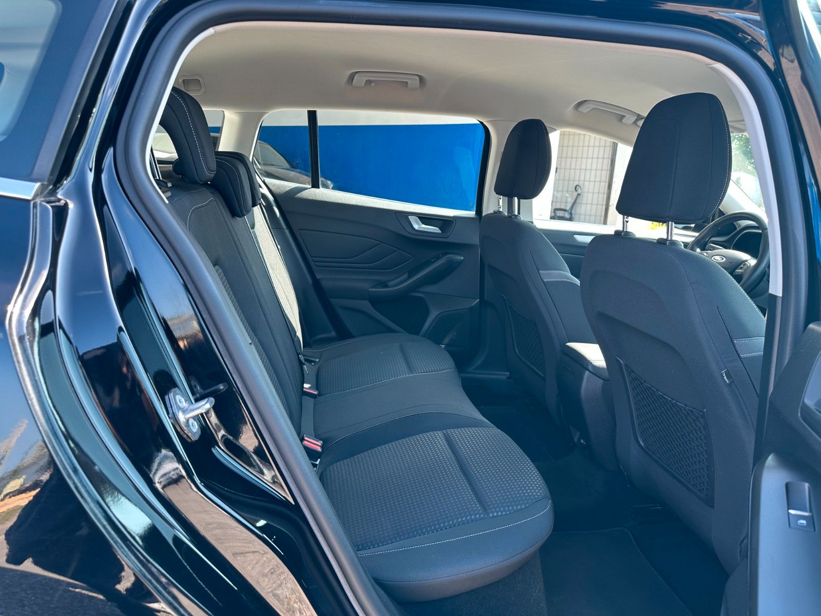 Ford Focus Turnier Cool & Connect - Samsaru's Car Outlet