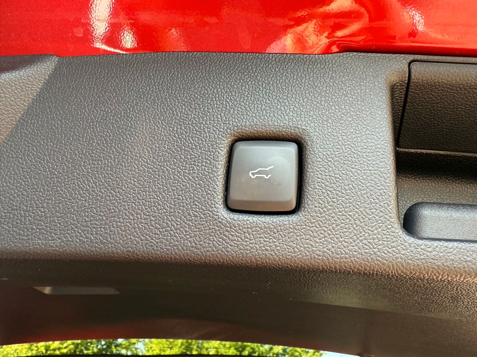 Ford Kuga Hybrid Vignale - Samsaru's Car Outlet