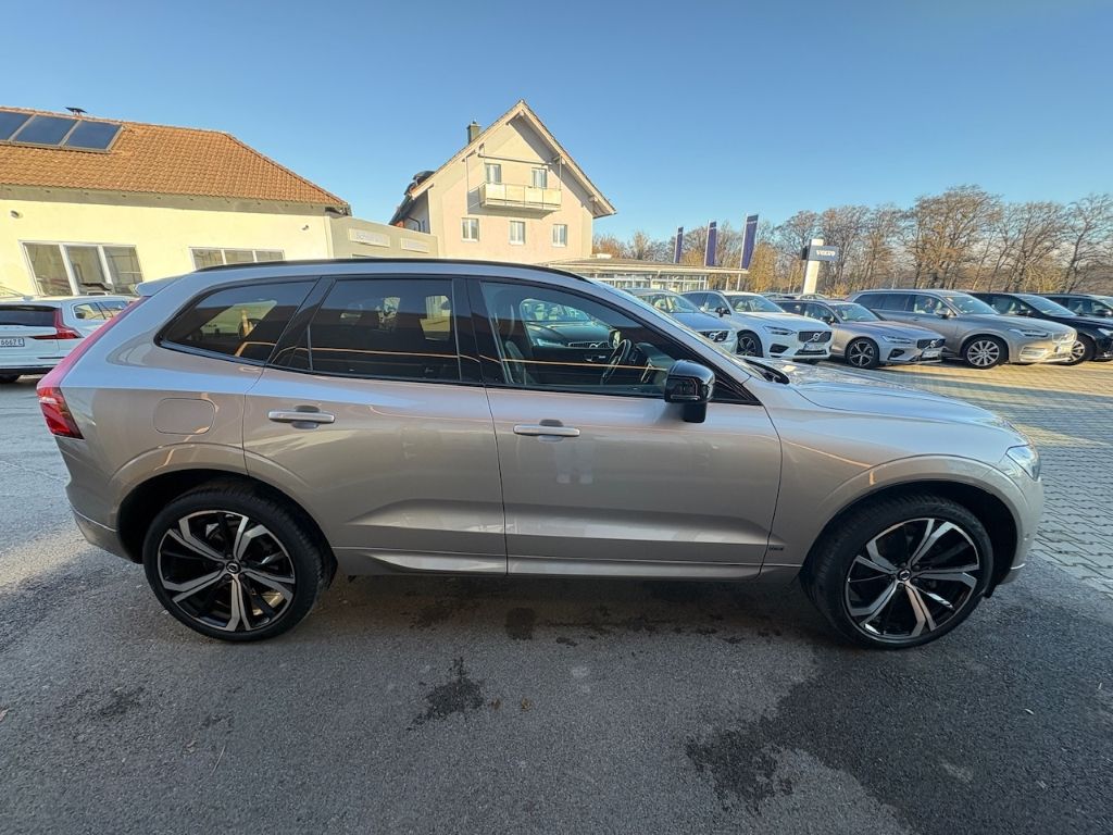 Volvo XC60 B4 Ultimate Dark HUD Pano Luftfed. 360° Har
