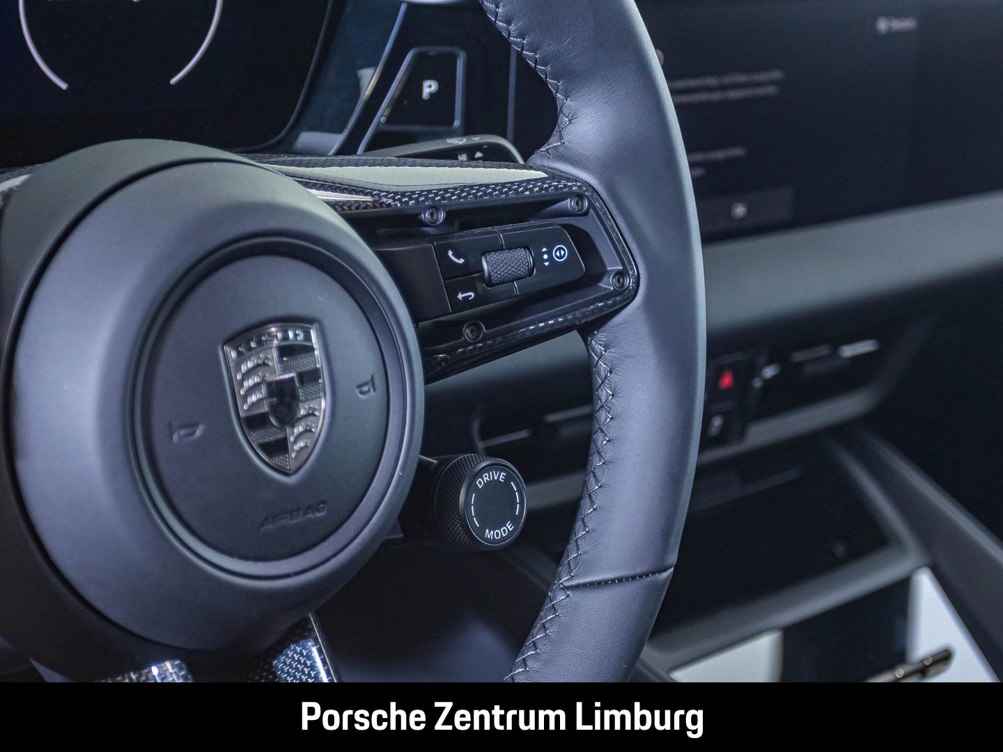 Porsche Macan Turbo BOSE Panoramadach Luftfederung LED
