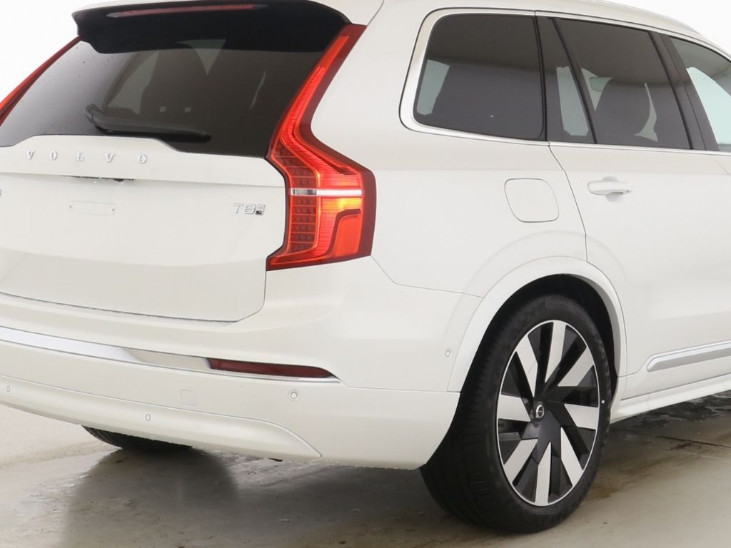 Volvo XC90 Plus Bright Recharge Plug-In Hybrid AWD T8