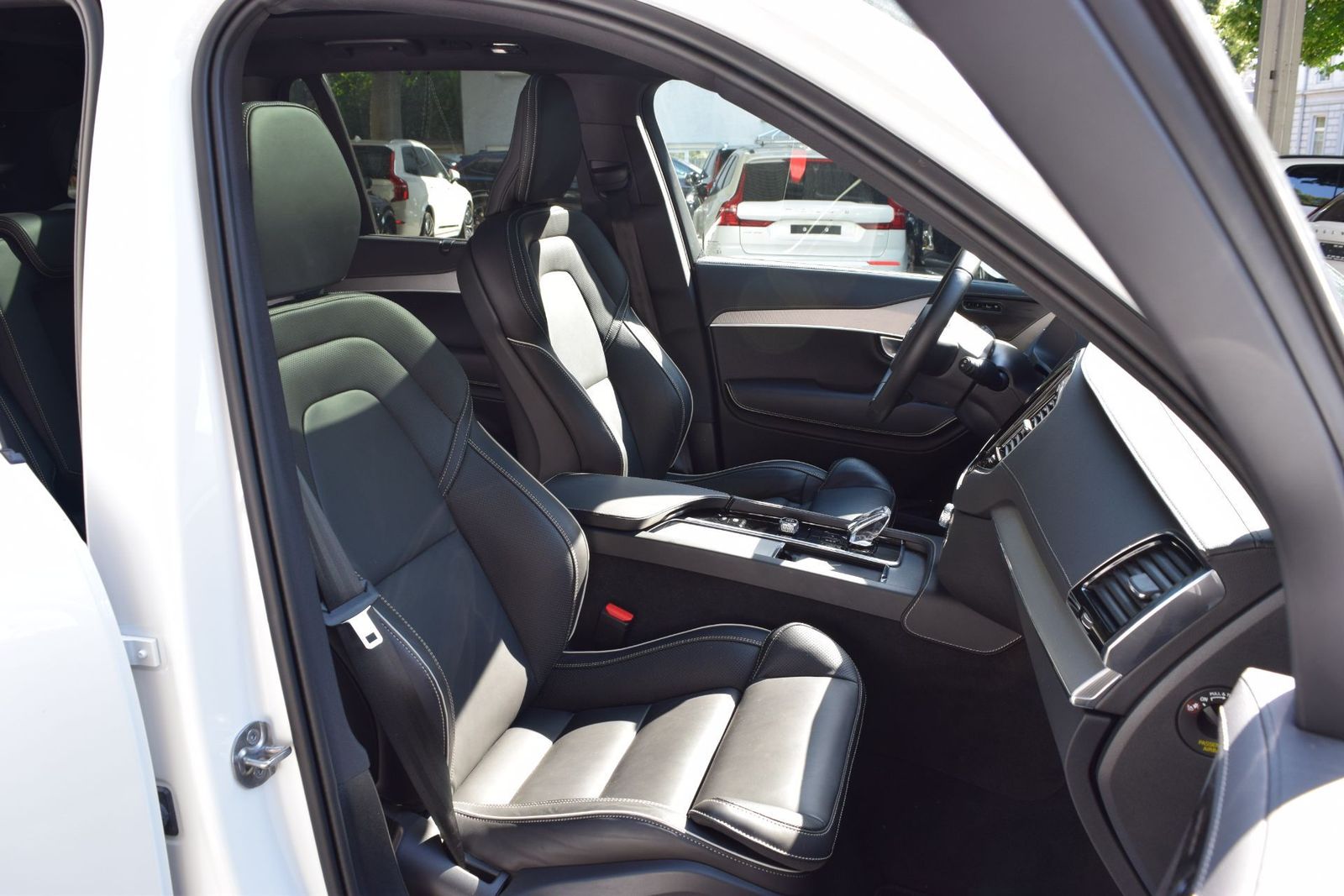 Volvo XC90 T8 AWD Plus - Samsaru's Car Outlet