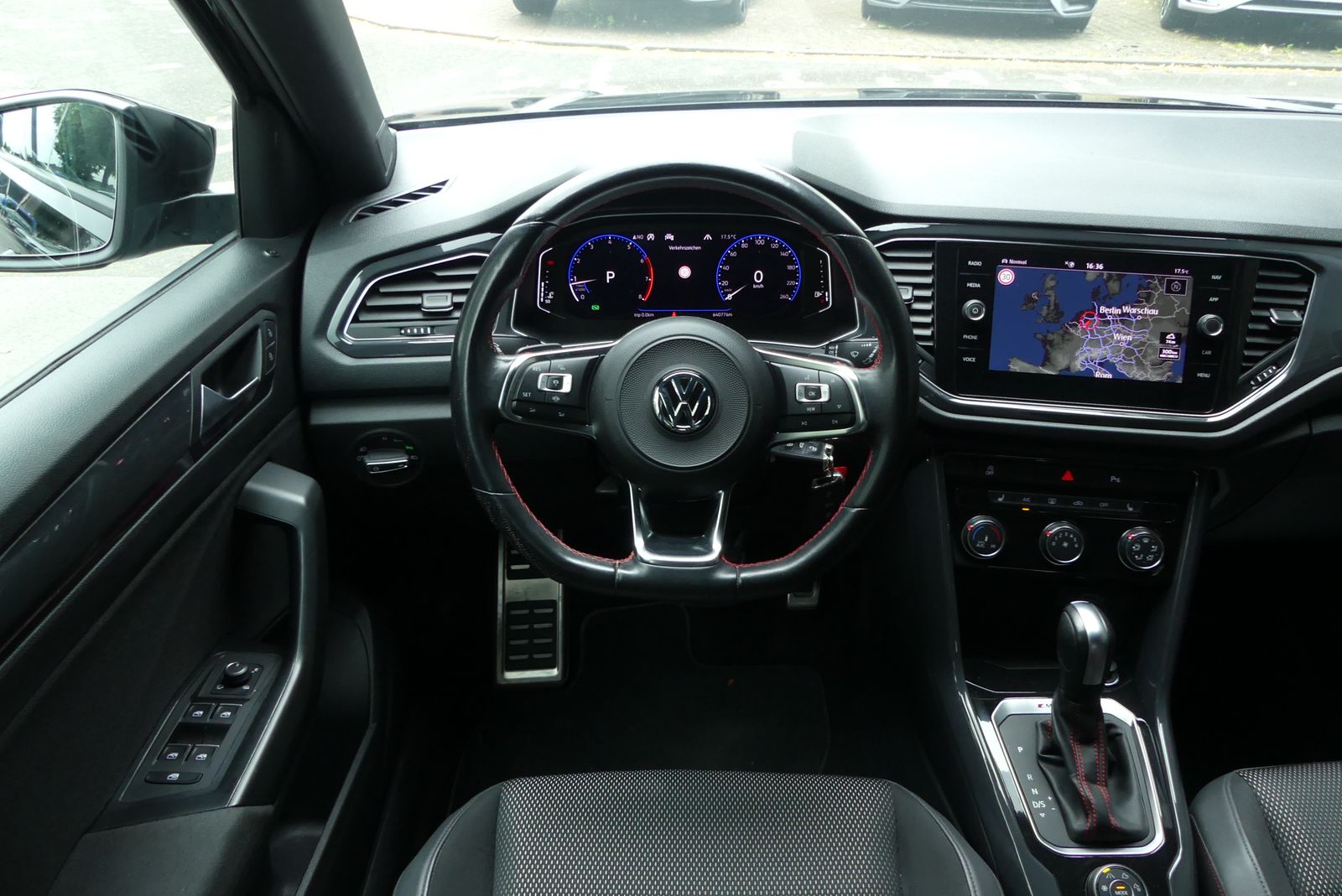 Volkswagen T-Roc Sport 4Motion - Samsaru's Car Outlet