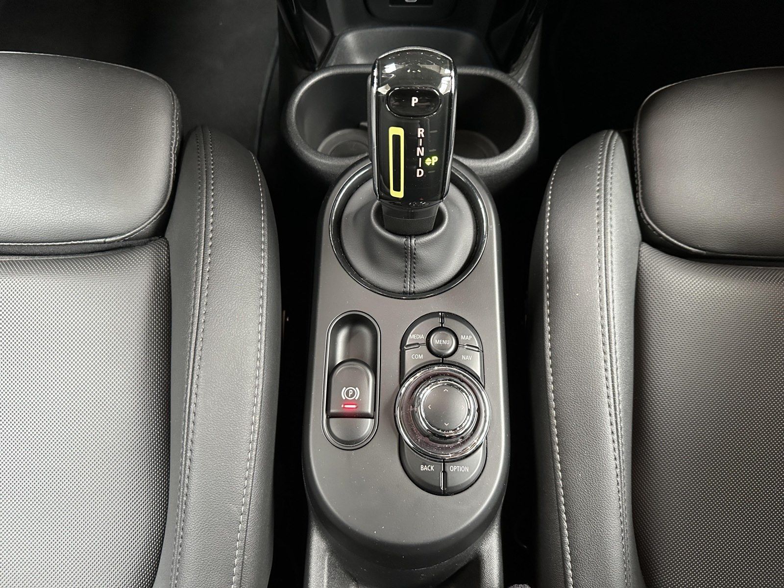 MINI Cooper SE - Samsaru's Car Outlet