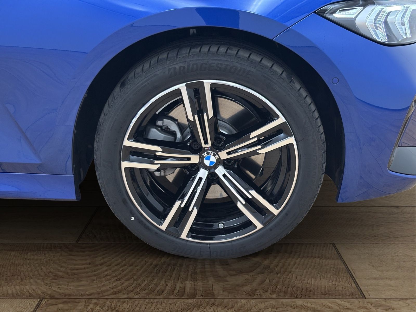 BMW 330e xDrive Touring [M Sport, BSI Paket (3J/40.0