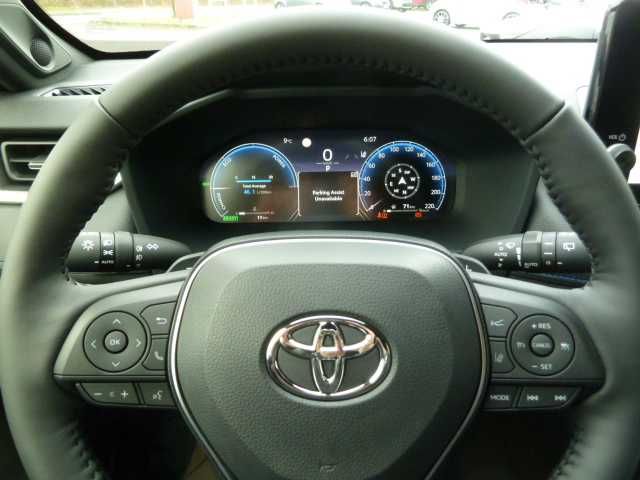 Toyota RAV 4 Hybrid Style - Samsaru's Car Outlet