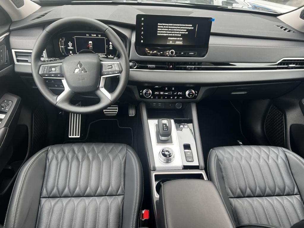 Mitsubishi Outlander 2.4 4WD Plug-In Hybrid Top