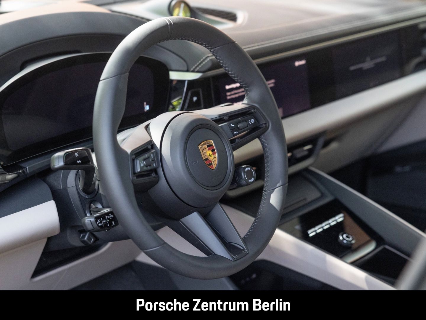 Porsche Macan 4S Burmester Rückfahrkamera Panorama LED