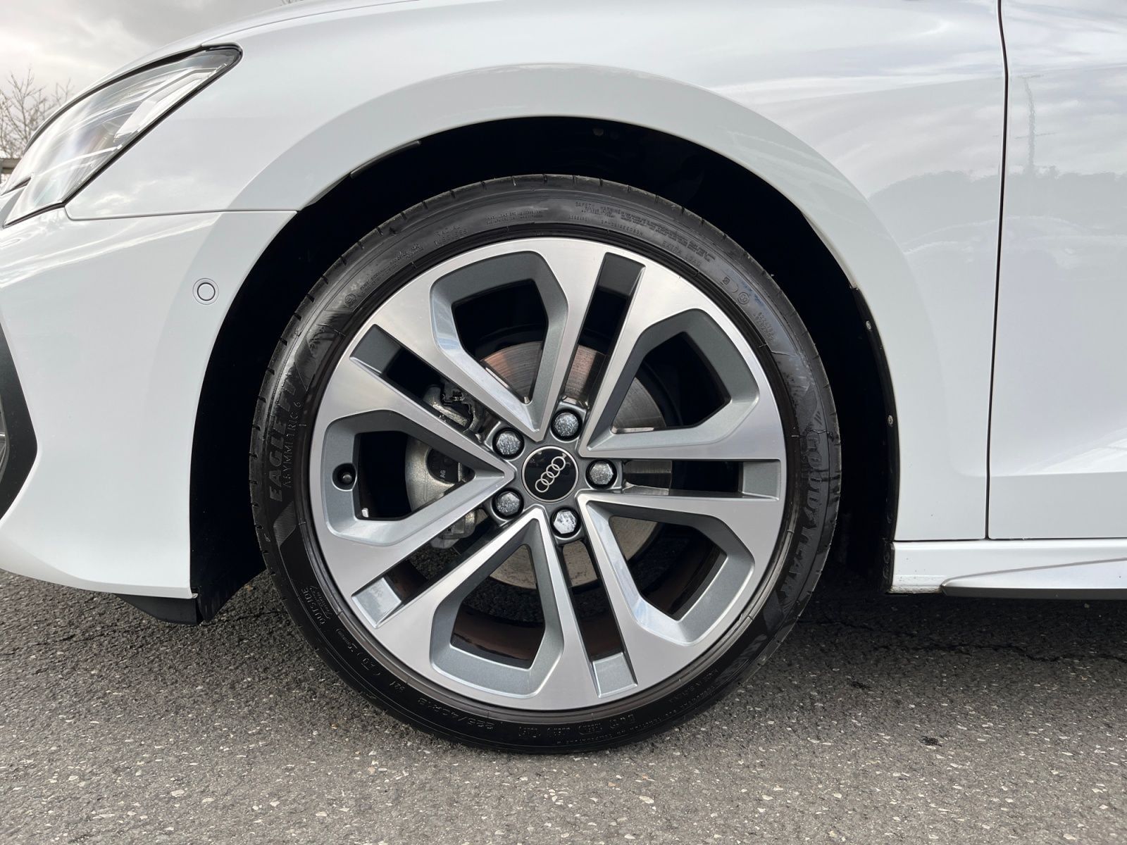 Audi A3 Sportback S-Line 30 TFSI S-tronic / AHK, HuD