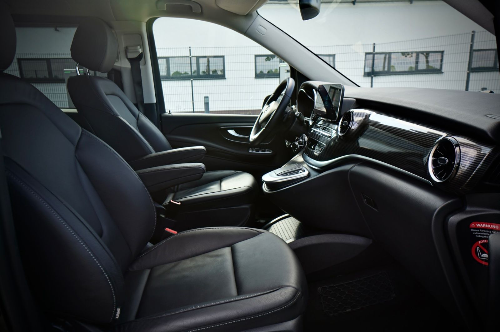 Mercedes-Benz V 300 EDITION - Samsaru's Car Outlet
