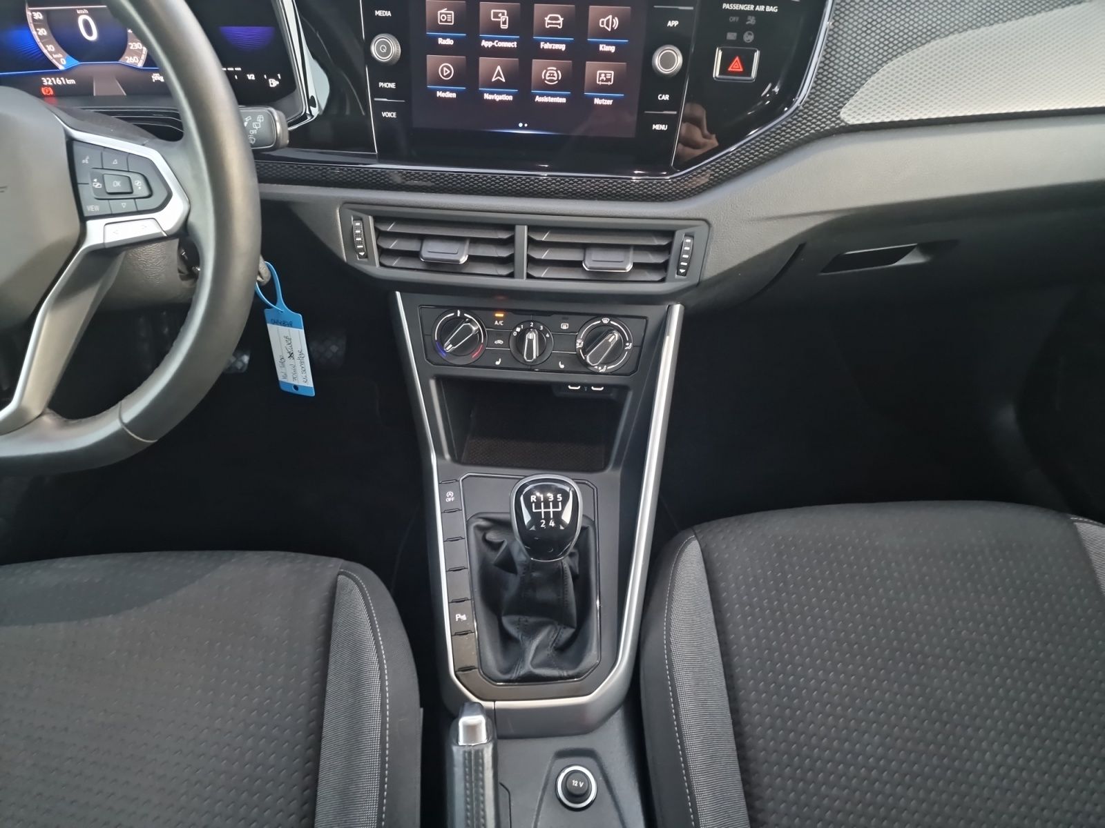 Volkswagen Taigo 1.0 TSI Life - Samsaru's Car Outlet