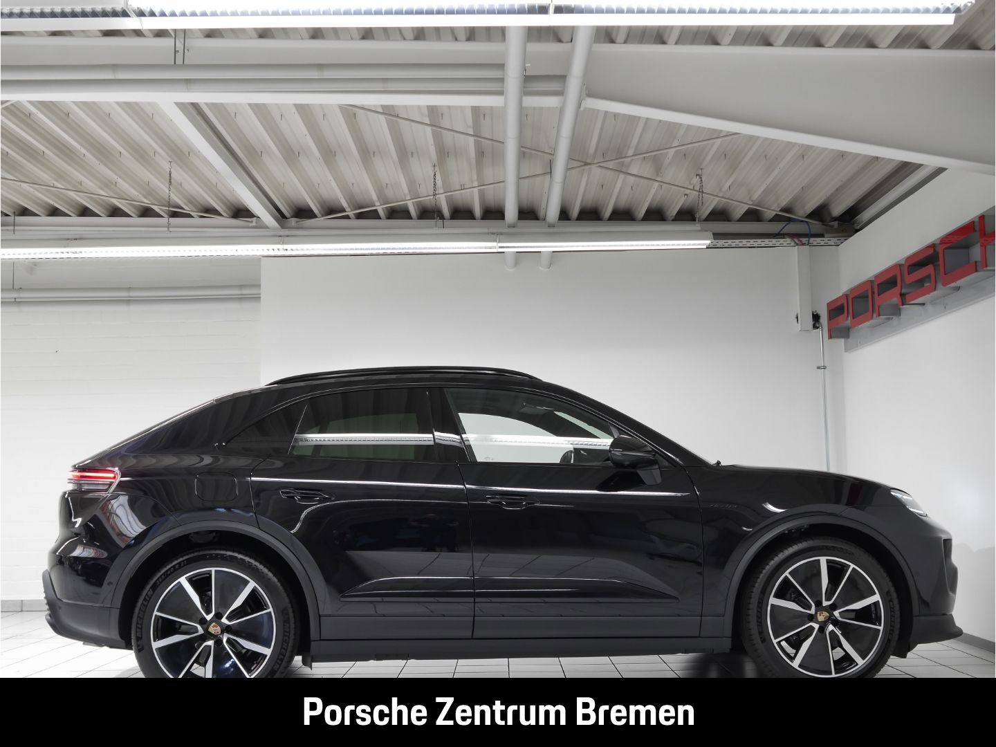 Porsche Macan 4 Sportpaket - Samsaru's Car Outlet