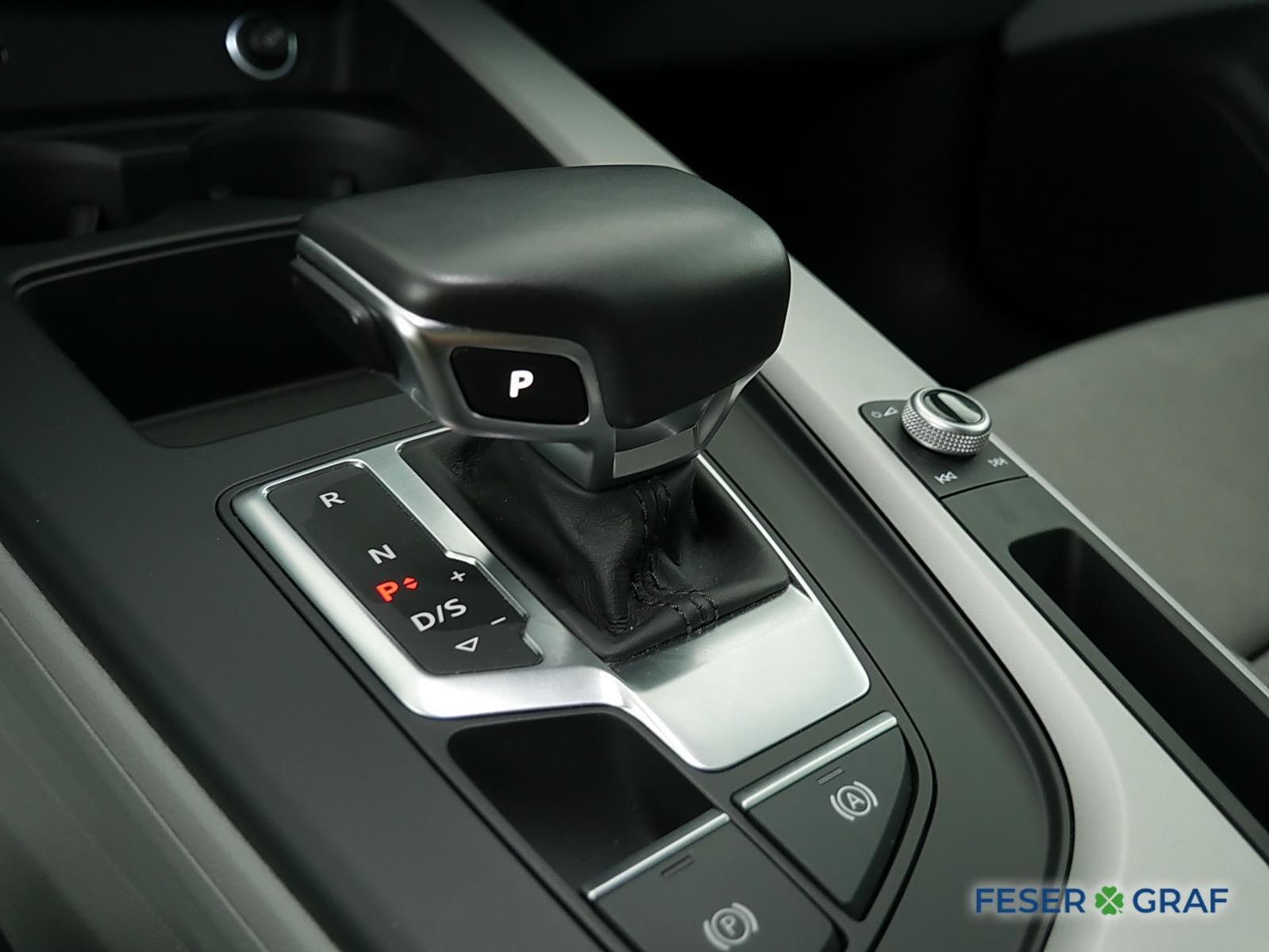 Audi A4 Avant 40 TFSI S tronic S Line - Samsaru's Car Outlet