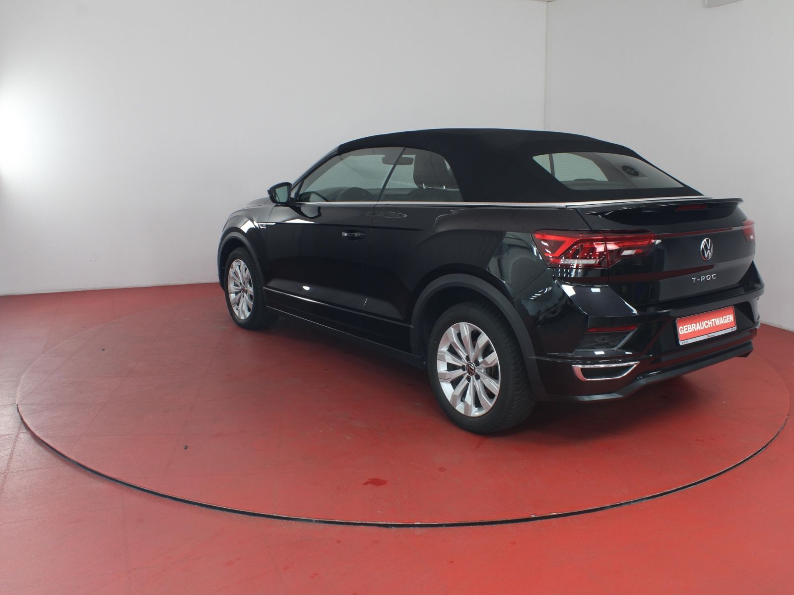 Volkswagen T-Roc R-Line 1.5TSI DSG - Samsaru's Car Outlet