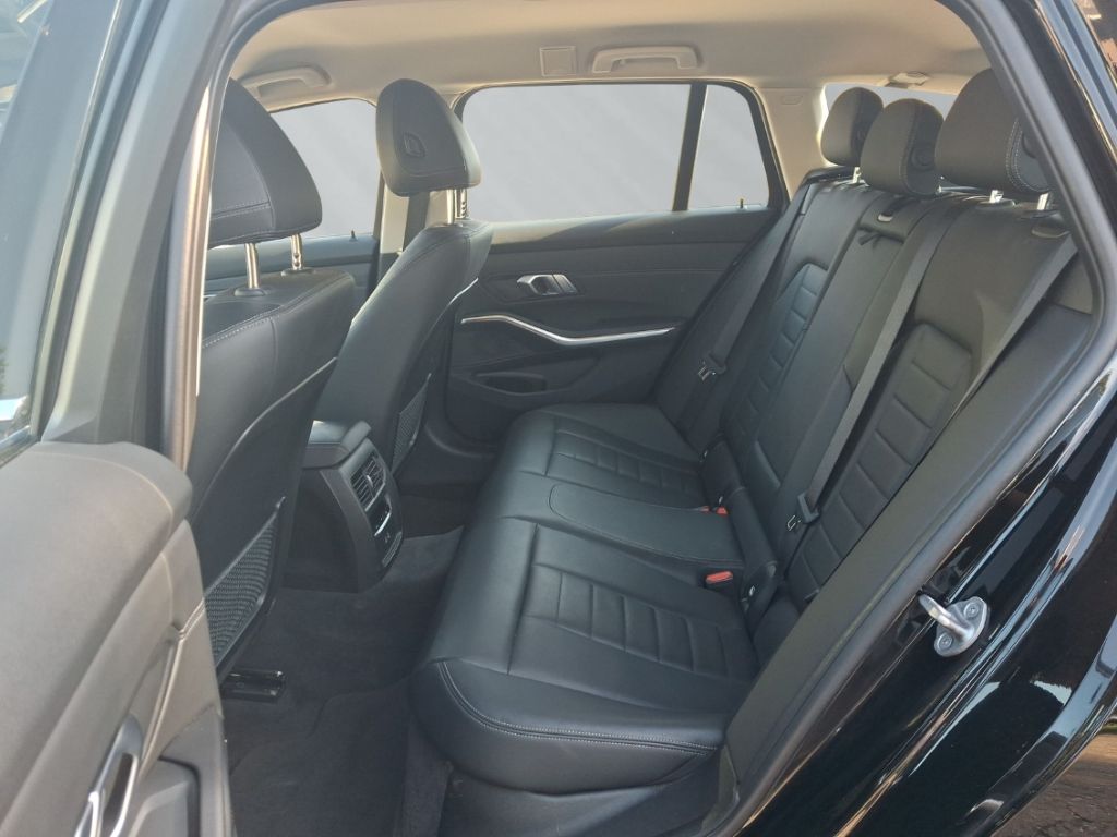 BMW 320 d Touring Luxury Line - Samsaru's Car Outlet
